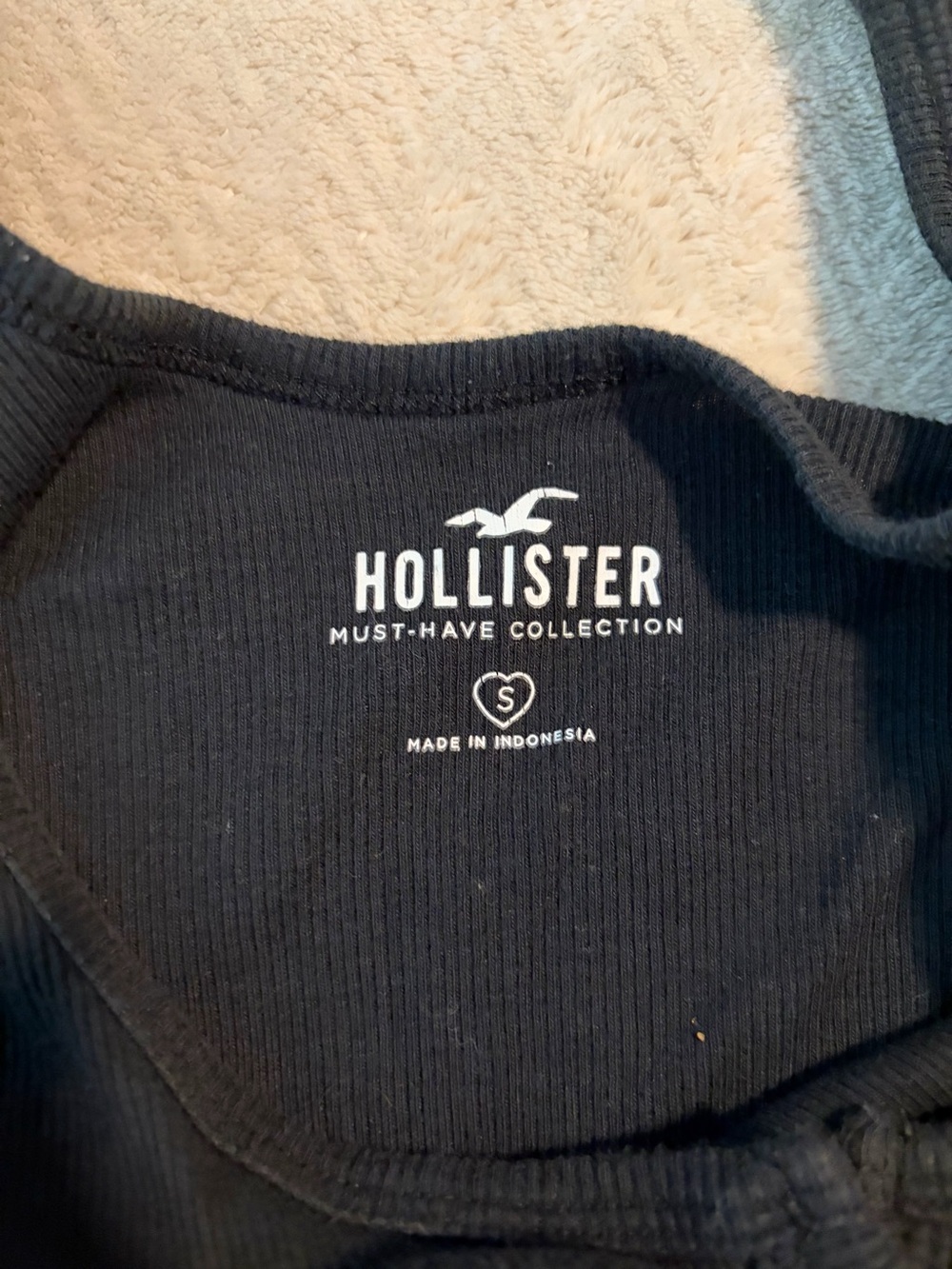 Hollister Black Ribbed Button-Front Tank - Picture 2 of 3
